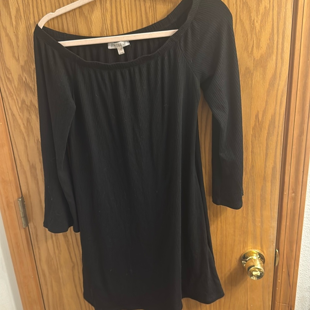 - Love fire women’s black off shoulder mini dress size large